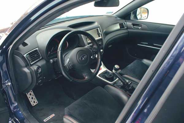 Samochód sportowy Subaru Impreza WRX STi  do wypożyczenia