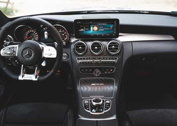 Luksusowy samochód sportowy Mercedes C63S Coupe do wypożyczenia