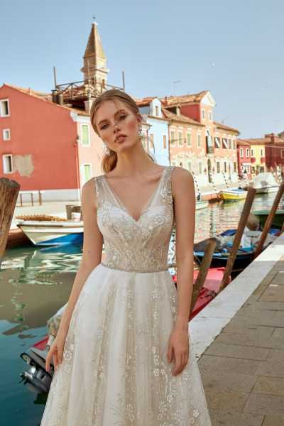 Suknia Maxima 2019 Maxima 3819 do wypożyczenia