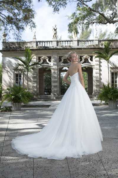 Suknia Sincerity Bridal do wypożyczenia