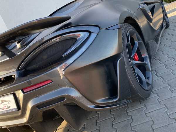 Samochód sportowy McLaren 600LT do wypożyczenia