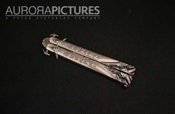 Rekwizyt Stępiony nóż typu butterfly z chińskimi akcentami do wypożyczenia