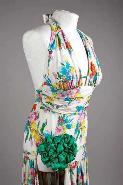 Suknia w kwiaty do wypożyczenia