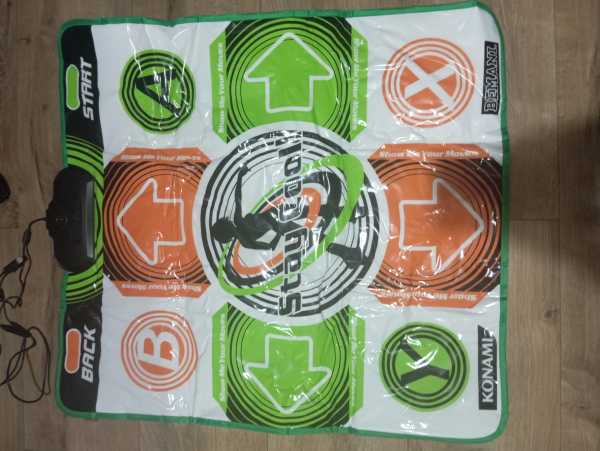 Xbox 360 + 2 pady + mata do tańczenia do wypożyczenia