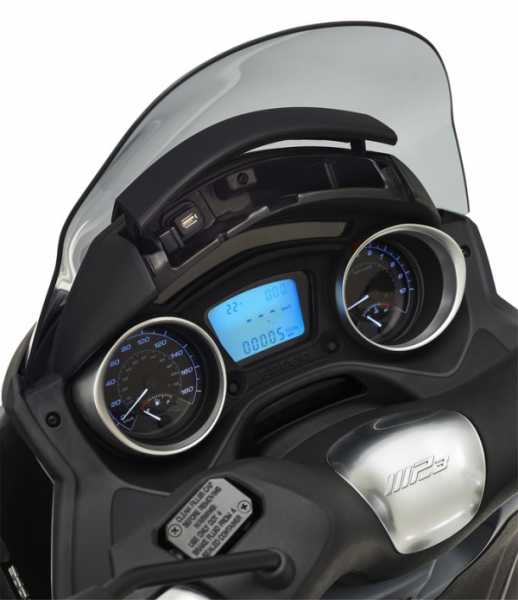 Skuter motor Piaggio MP3 300 do wypożyczenia